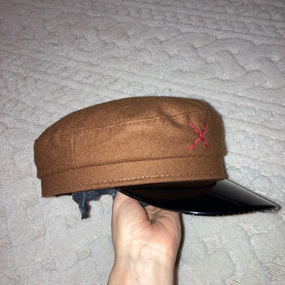 Not authentic hat - Picture 3 of 3